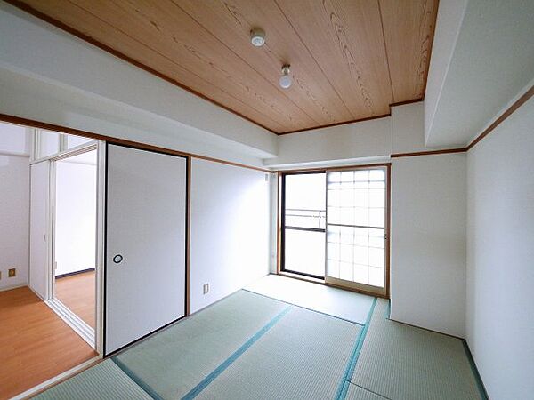 画像19:日本らしい落ち着いた雰囲気の和室です