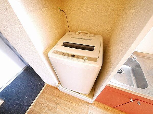 画像12:室内洗濯機置き場がございます。