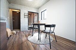 ガレット和白 1階ワンルームのリビング/ダイニング