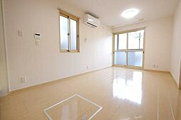 ソレアードV（鳴和台） 103 1階1LDKのリビング/ダイニング