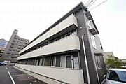金沢駅より徒歩9分 築7年4ヶ月 3階建の賃貸物件