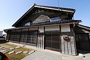 宇野気駅より徒歩20分 築100年4ヶ月 2階建の賃貸物件