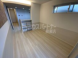 アヴァンスお花茶屋 102 1階1LDKのリビング/ダイニング