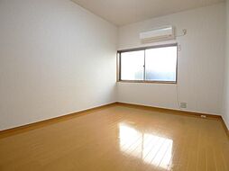 サンピュア中川 202 2階1Kのリビング/ダイニング