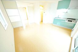 マム 201 2階1LDKのリビング/ダイニング