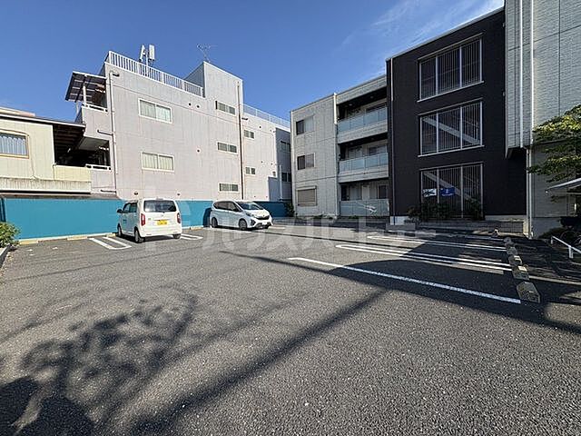 5 / 11