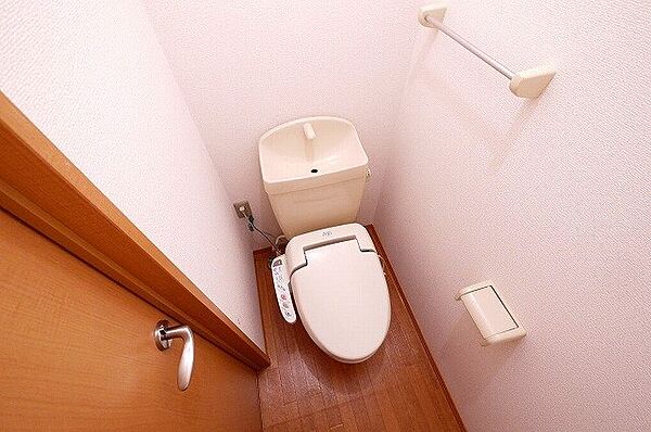 画像9:ウォシュレット付きのトイレです。