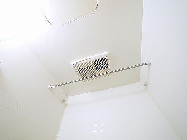 画像13:浴室乾燥機です
