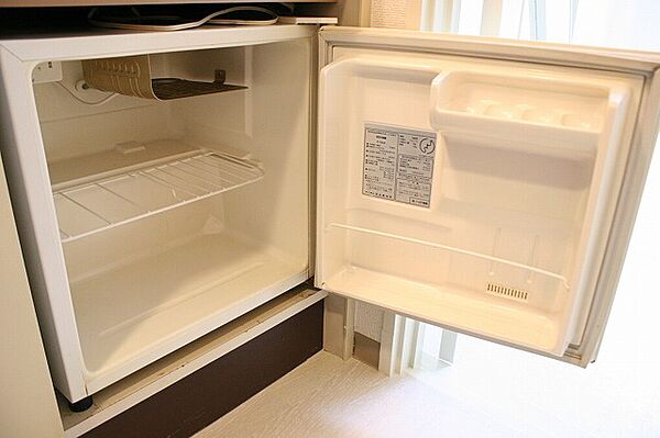 画像20:小型冷蔵庫付き