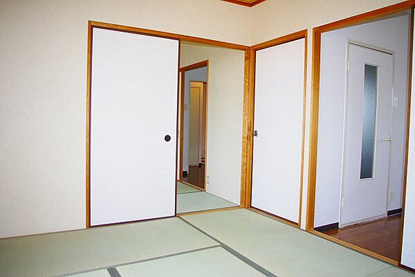 画像27:日本らしい落ち着いた雰囲気の和室です