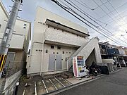 瓢箪山駅より徒歩11分 1階 築12年8ヶ月の賃貸物件