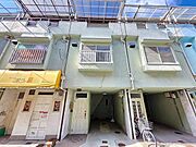 東花園駅より徒歩8分 築33年7ヶ月 3階建の賃貸物件