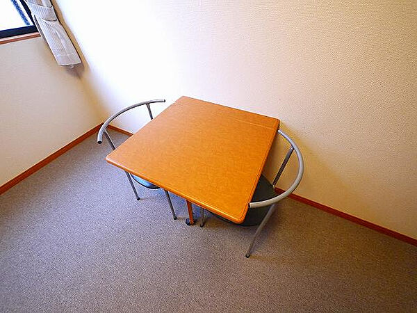 画像29:テーブル・椅子