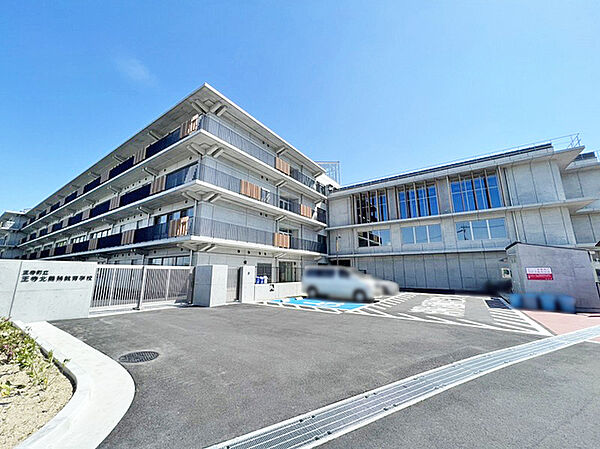 王寺町立王寺北義務教育学校小学校