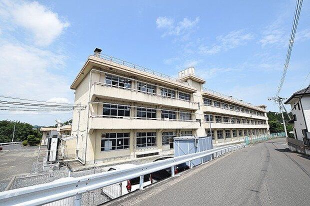 塩竃市立玉川中学校 徒歩22分。 1730m