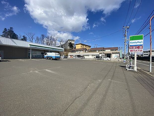 ファミリーマート多賀城鶴ヶ谷店 徒歩5分。 340m