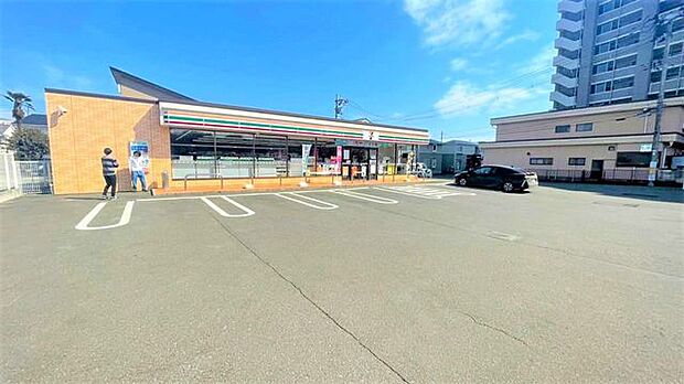 セブンイレブン名取増田3丁目店 徒歩14分。 1070m