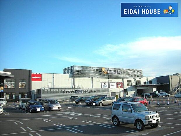 三井アウトレットパーク仙台港 徒歩29分。 2270m