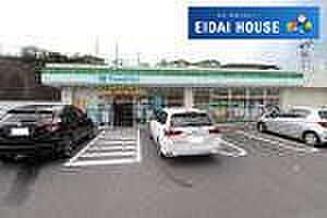 ファミリーマート塩釜松陽台店 徒歩8分。 580m