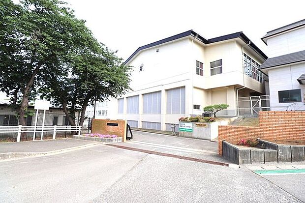 多賀城市立東豊中学校 徒歩9分。 660m