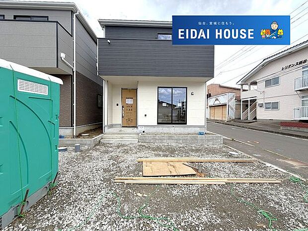 駐車場含む現地現況外観写真