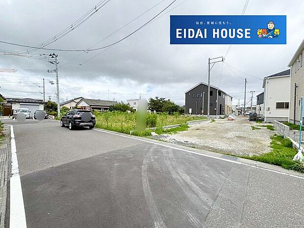 前面道路を含む現地現況外観写真