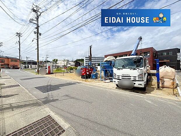 前面道路含む外観