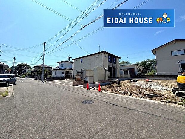 前面道路を含む現地現況外観写真