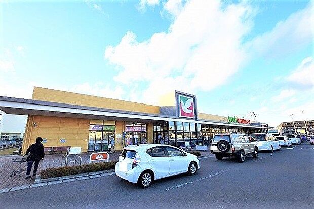 ヨークベニマル仙台愛子店 徒歩11分。 850m