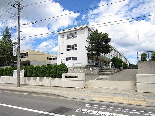 仙台市立黒松小学校 徒歩5分。 350m