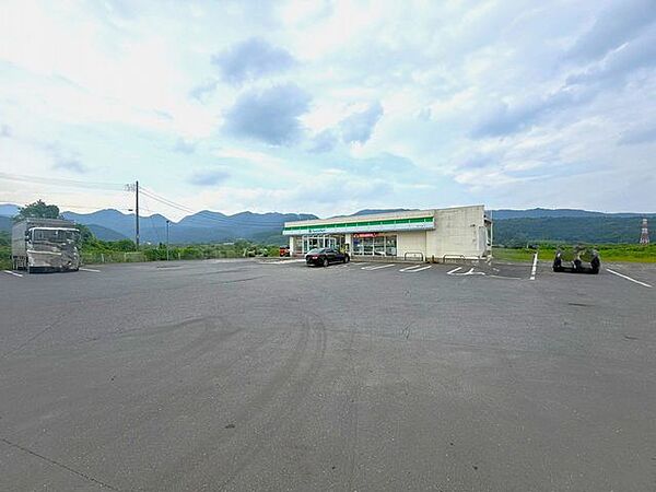 ファミリーマート　鳴子大口店 950m