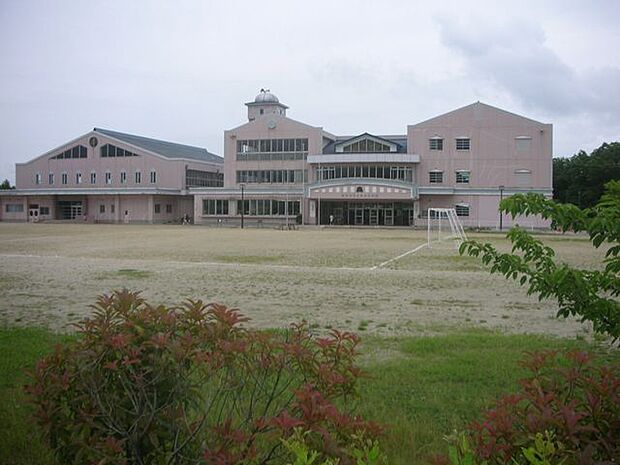 富谷市立日吉台小学校 徒歩7分。 550m