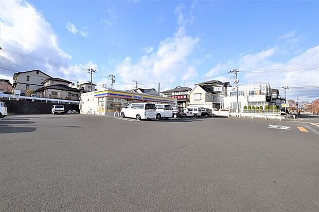 ミニストップ仙台川平店 徒歩12分。 940m