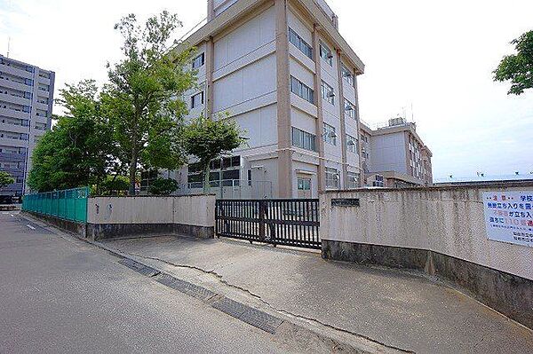 仙台市立中野栄小学校 徒歩10分。 780m
