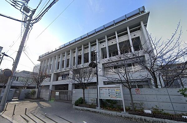 【北区立明桜中学校】　徒歩２分