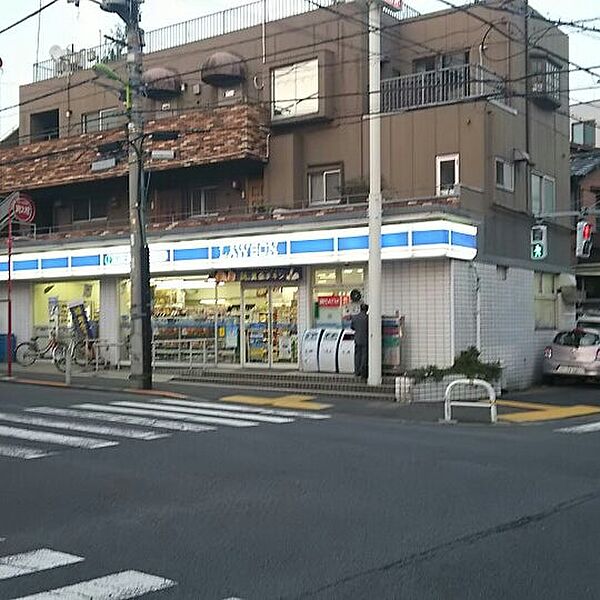 ローソン用賀二丁目店 距離：217m