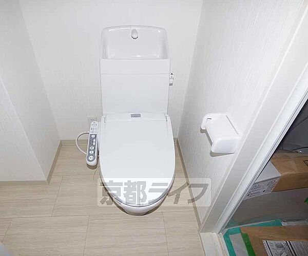 画像8:ウォシュレット付きのトイレです。