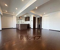 JR山陰本線 梅小路京都西駅 徒歩10分の賃貸マンション 4階2LDKのリビング/ダイニング