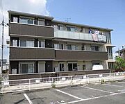 久津川駅より徒歩2分 1階 築10年の賃貸物件