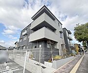 亀岡駅より徒歩9分 3階 築2年7ヶ月の賃貸物件