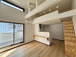 Maison Est 203 2階1LDKのリビング/ダイニング