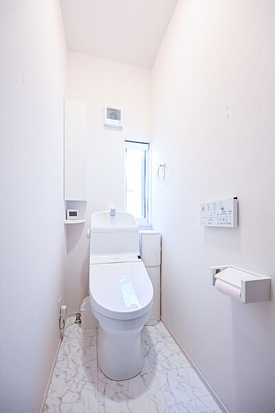 温水洗浄機能付きトイレで、いつも快適にお使いいただけます♪