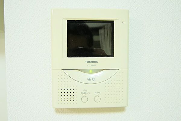 来訪者の確認ができる、モニターホンです。