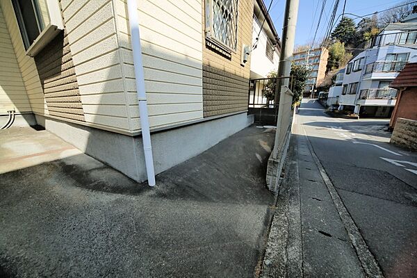 敷地内には、自転車置き場のスペースもございます♪