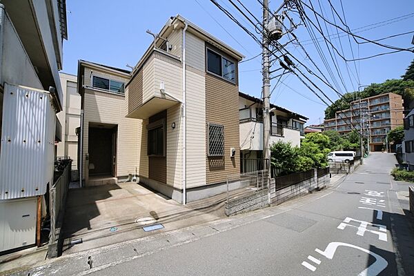 東南側公道4Ｍに面す整形地です！　立地を活かして、事務所やピアノ教室兼用住宅にもいかがでしょうか♪（改修工事は必要です）