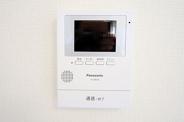 来訪者の確認ができる、モニターホンです。