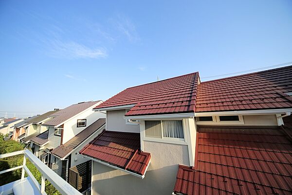 周辺は第1種低層住居専用地域で、閑静な住環境となっております♪