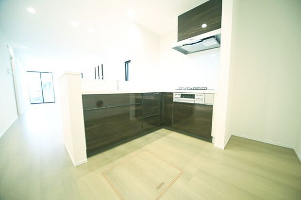 カウンターキッチンで、お料理しながら会話が楽しめます♪