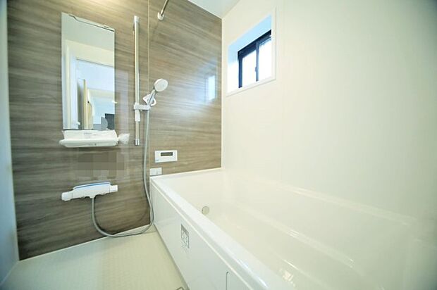 浴室乾燥機付き! ゆったり1坪サイズのオートバスで、寛ぎの時間をお過ごしください♪