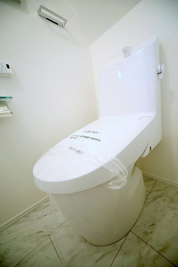 温水洗浄機能付きのトイレで、いつも快適に♪